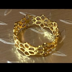 18k Solid Gold Flower Eternity Ring.